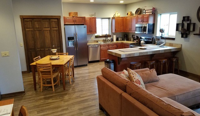 2 Bd, 1 1/4 bath House Central to Glacier Park, Flathead Lake, Whitefish Lake.