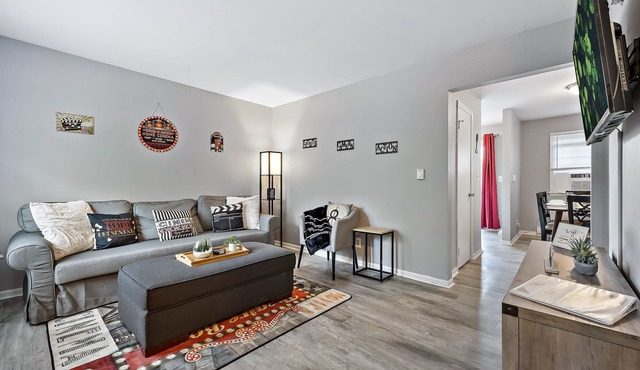 2 bd 1.5 bath/WI-FI/Sleeps6/Near waterpk/Yorkville