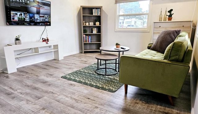 2 bd/1 ba, Tons of Amenities, TV