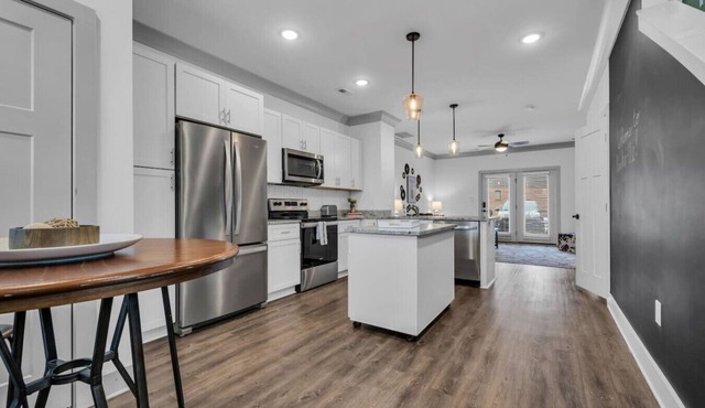 2 Bd/2.5 Bth | Near 12th South| Soccer Stadium #A