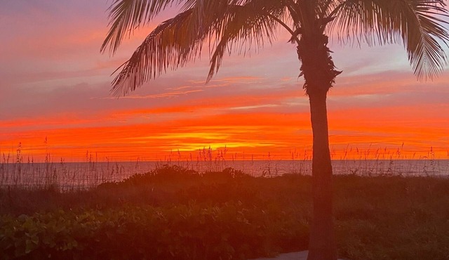 2 Bd/2 Bath Condo on Sarasota Bay Across from Gulf of Mexico