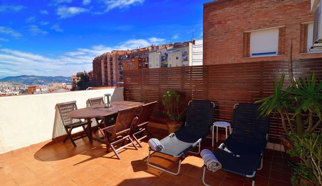 2 BD APARTMENT WITH SPECTACULAR TERRACE PARK GÜELL