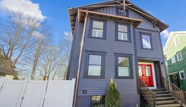 2 Bd/Bath Beauty in the Point! Furnished 2025, Westin King Mattress + Dbl/2Twin