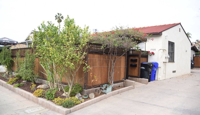 2 bd w/yard in heart of Old Town- WE LOVE PETS! Check our Insta @oldtownvacay