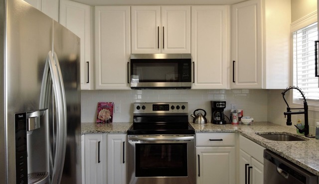 2-BD WALK-IN ~ 1 Block Off The Strip ~ New Furnishings ~ FREE TICKETS INCLUDED (TH-B)