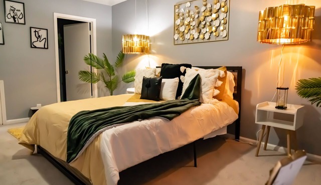 2-Bdr Condo, Free Parking , Self Check-In