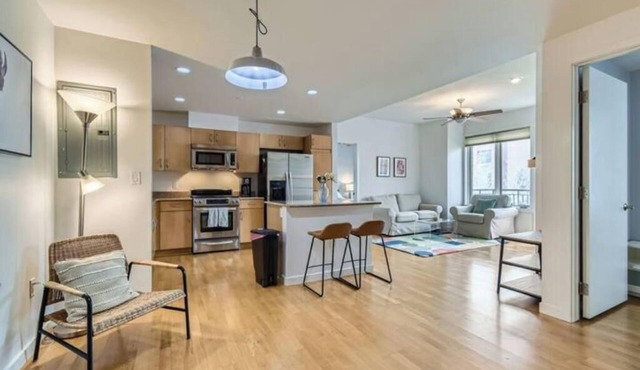 2-BDR Retreat with Rooftop Pool & Gym