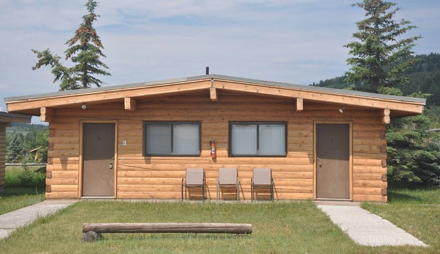 2 Bdrm/1 Bath Cabin With Full Kitchen and Amazing Teton Views