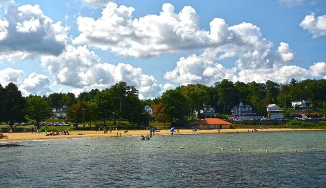 2 Bdrm Condo walking distance to Weirs Beach and much more!