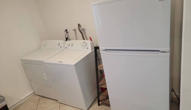 2 Bdrm inc Full Kitchen/Bath/Laundry/Living Room