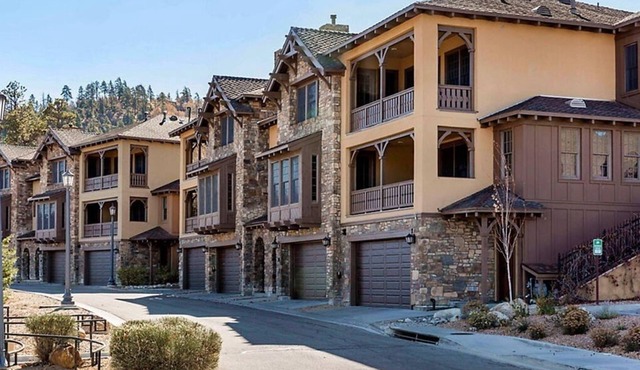 2 BDRM ON BIG BEAR LAKE HEATED POOL HOT TUB CLUBHOUSE WATERSPORTS SKIING DINING