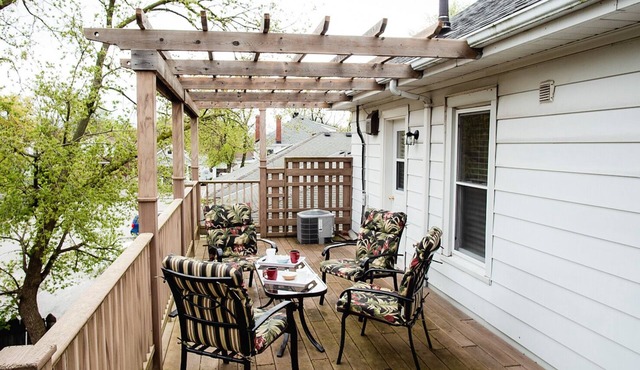 2 BDRM + PATIO Downtown Sarnia Executive Suite