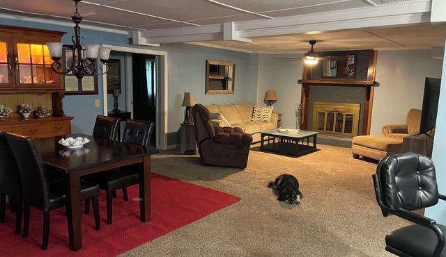 2 bdrm, sleeps 7 apartment. Pet friendly. Pool onsite. Outdoor grill. Hazard, KY