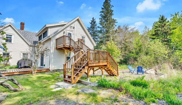 2 Beautiful water view properties in one listing for an extended families