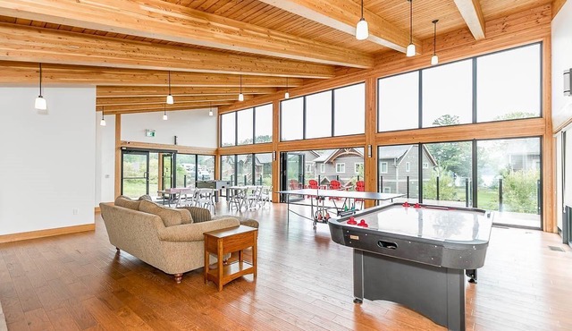 2 bed 1.5 bath cottage on Lake Muskoka