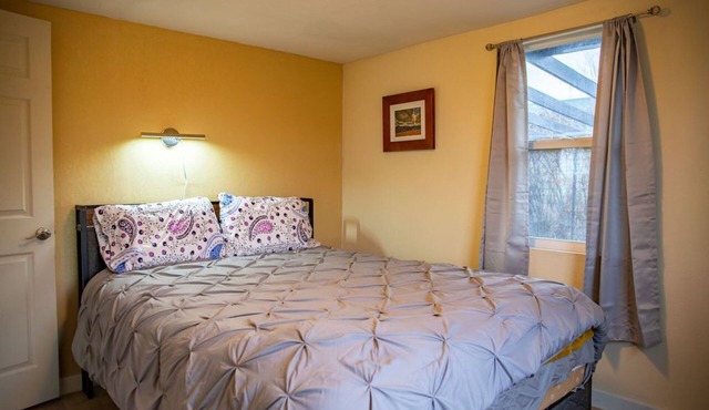 2 bed 1 bath cottage home