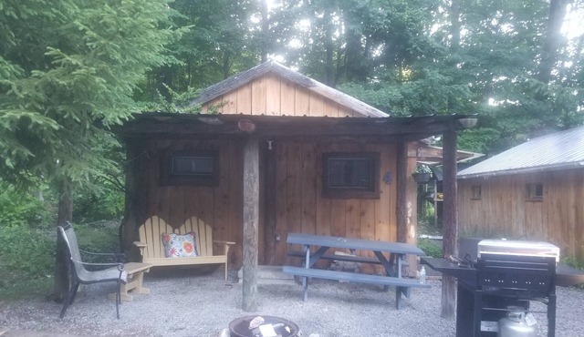 2 bed, 1 bath lake property!
