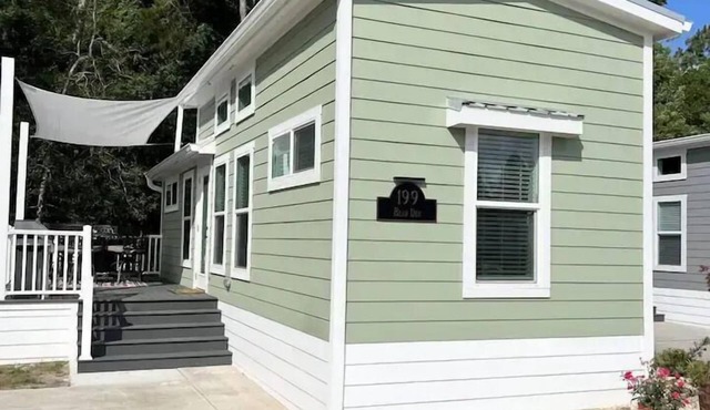 2 Bed/1 Bath - No Pets, Sleeps 4 - Sleeps 4 - NOT Pet Friendly