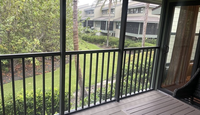 2 bed/2.5 bath Waterfront Condo with 2 pools and great fishing