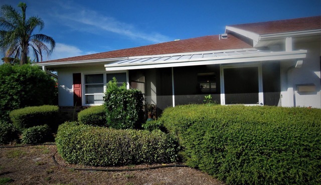 2 bed/2 Ba Venice Island Villa - Walk to Beach & Historic Downtown Venice!