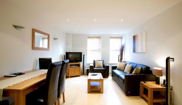 2 bed 2 bath at Pelican Hse in Newbury - FREE secure, allocated parking