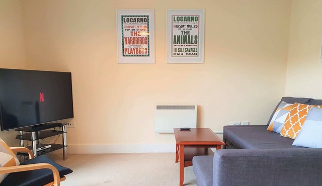 2 Bed 2 Bath, Central Old Town w/Parking, Sleeps 5