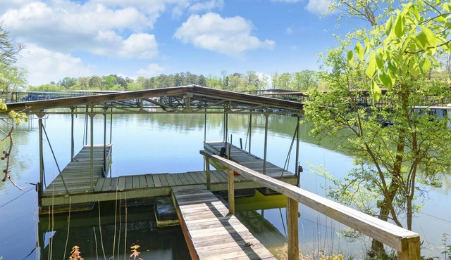 2 bed 2 bath condo on Lake Lanier-