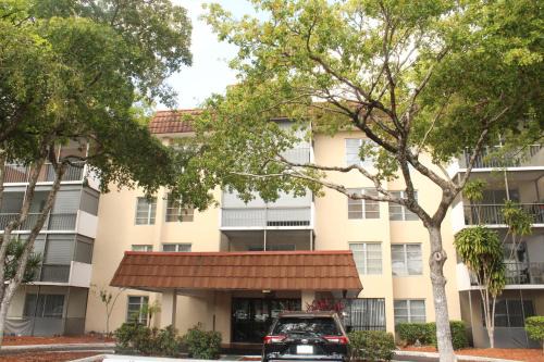 2 Bed 2 Bath Condo with Amenities