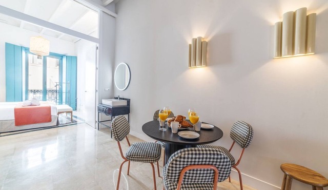 2 Bed 2 Bath Deluxe Apt
