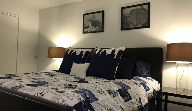 2 Bed 2 bath, Fireplace, Pool, Balcony, near Restaurants & Denver Tech Center