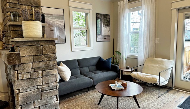 2 Bed 2 Bath House near Downtown