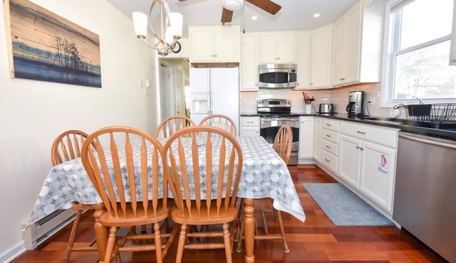 2 bed/2 bath not far from the Beach!