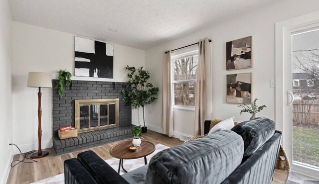 2 Bed 2 Bath Side of Duplex