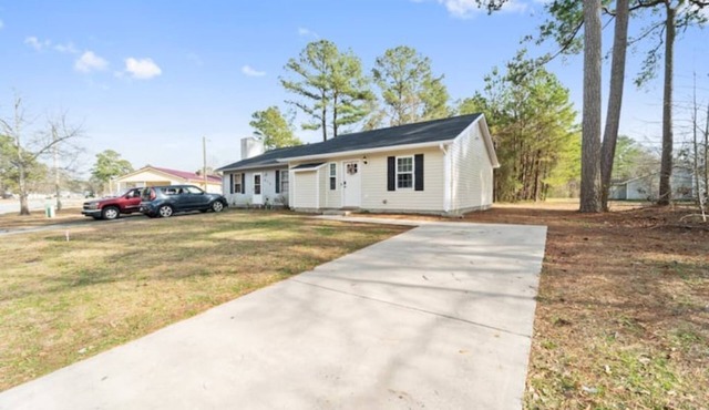 2 bed 2 bath, sleeps 5. Southern Charm- Minutes to Camp Lejeune, MCAS, & Beach