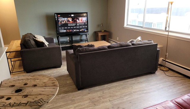 2 Bed 2 Bath Spacious Apartment Downtown Cedar Rapids