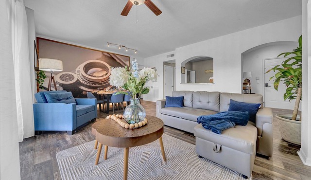 2-Bed/2-Bath Tampa Apartment: Comfort Meets Convenience for Corporate Travelers