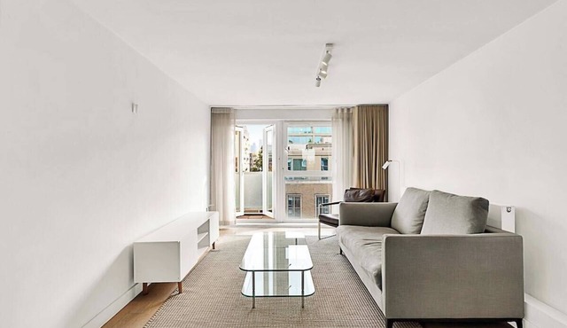 2-Bed, 2-Bath Third Floor Flat