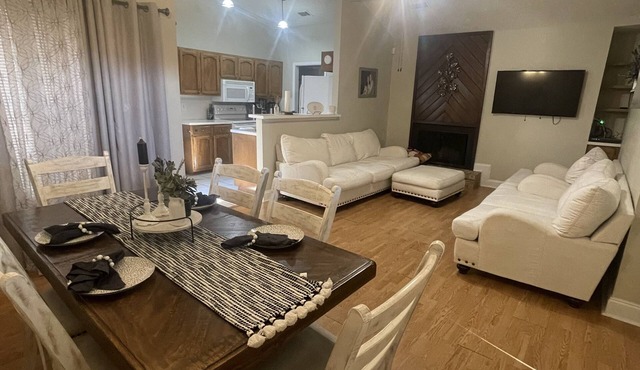 2 Bed & 2 Bath townhome in the heart of Baton Rouge's hospital district.