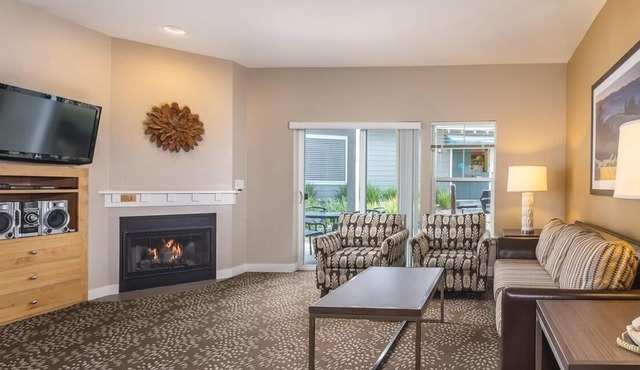 2 BED 2 BATH UNIT IN WINDSOR, CA - A Superb Sonoma County Stay