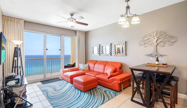 2 BED + 2 BATH: MASTER SUITE ON THE BEACH WITH FREE BEACH SERVICE!