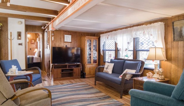 2 Bed/2 Bath Walk-In Home ~ Near Table Rock State Park ~ FREE TICKETS INCLUDED! (CASA)