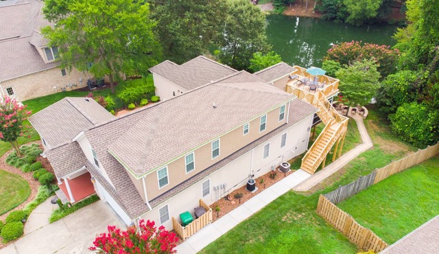 2 bed/2 bath with LR, DR, Kitchen, Laundry & Deck. Parties are not allowed.