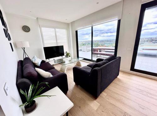 2 Bed 2 Bathroom Penthouse With Amazing Balcony & City Views - Across From Highpoint