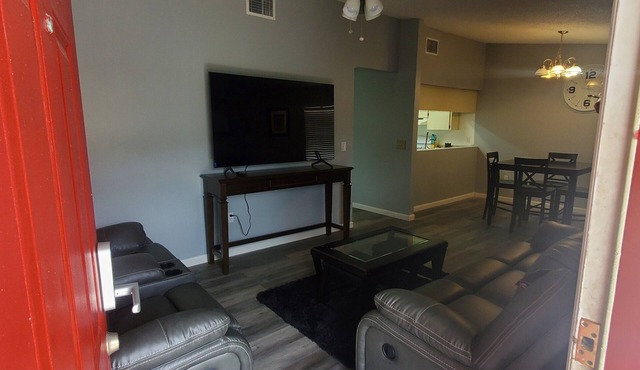 2 Bed 2 FB Near SEU Midway Disney and Beaches