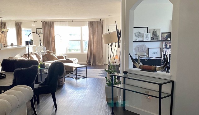 2 Bed, 2 Full Baths Ranch Townhome Near Chicago