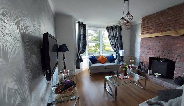 2 bed apartment 5min from sea in bare Morecombe