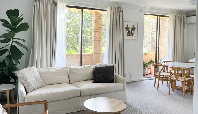 2 bed apartment - Bright, clean, fresh 2 bedroom 2 bathroom apartment