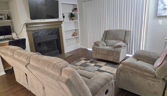 2-bed apartment, heart of RIO, Gaithersburg! Near 1-270, commuter convenient.