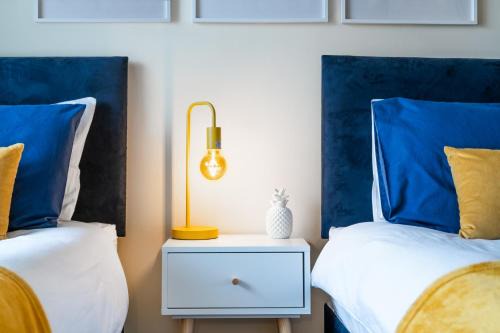 2 Bed Apartment in Hatfield - Balcony - Free Gated Parking - Perfect for Long Stay Contractors