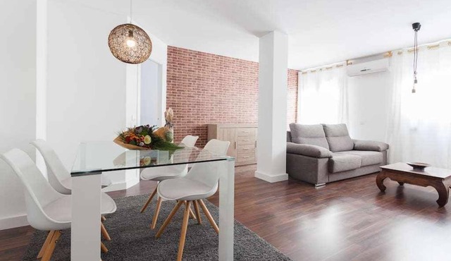 2-bed apartment in the Centre of Girona w terrace